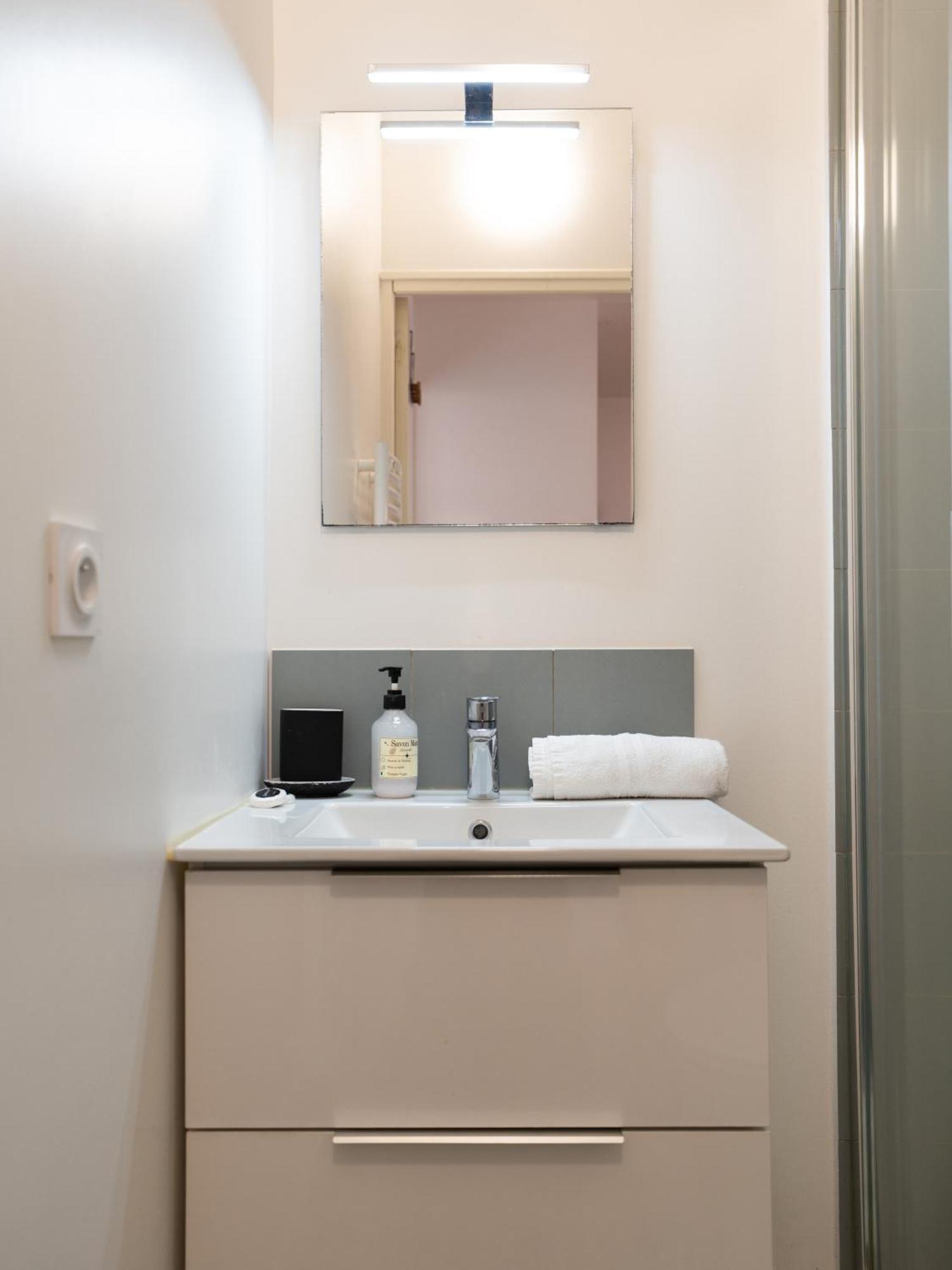 Le Refuge Urbain - Port A 2 Pas & Animaux Acceptes Apartment Toulon Bagian luar foto