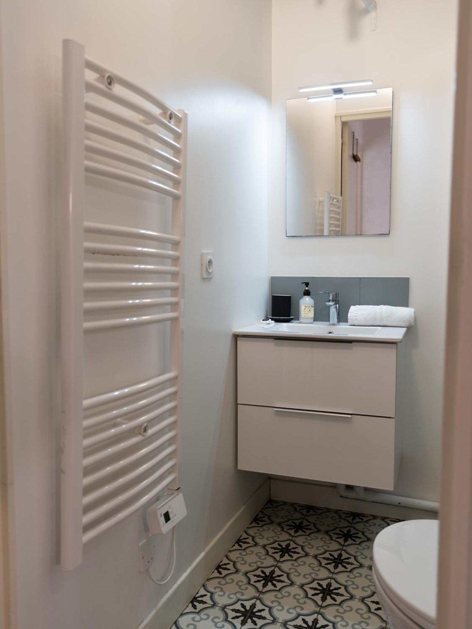 Le Refuge Urbain - Port A 2 Pas & Animaux Acceptes Apartment Toulon Bagian luar foto